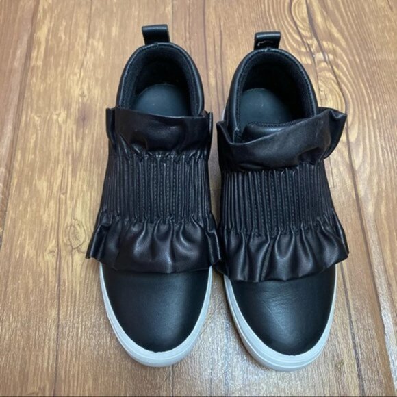 MSGM Leather Black Ruffle Slip On Sneaker Women Size 36 - Picture 1 of 9